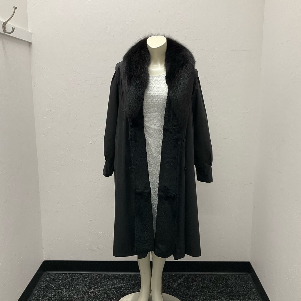 Meet your Posher, Fashion Consignments